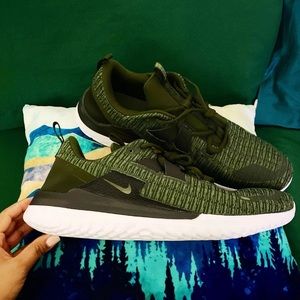 NWT ✔️Nike Men sneaker M13